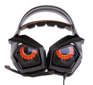 Bycie gamerem z krwi i kości wiąże się z zakupem odpowiednich akcesoriów gamingowych