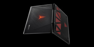 Komputery dla graczy przeważnie wykonane są z tworzywa sztucznego wzmacnianego aluminium albo włóknem szklanym, podobnie jak modele biznesowe